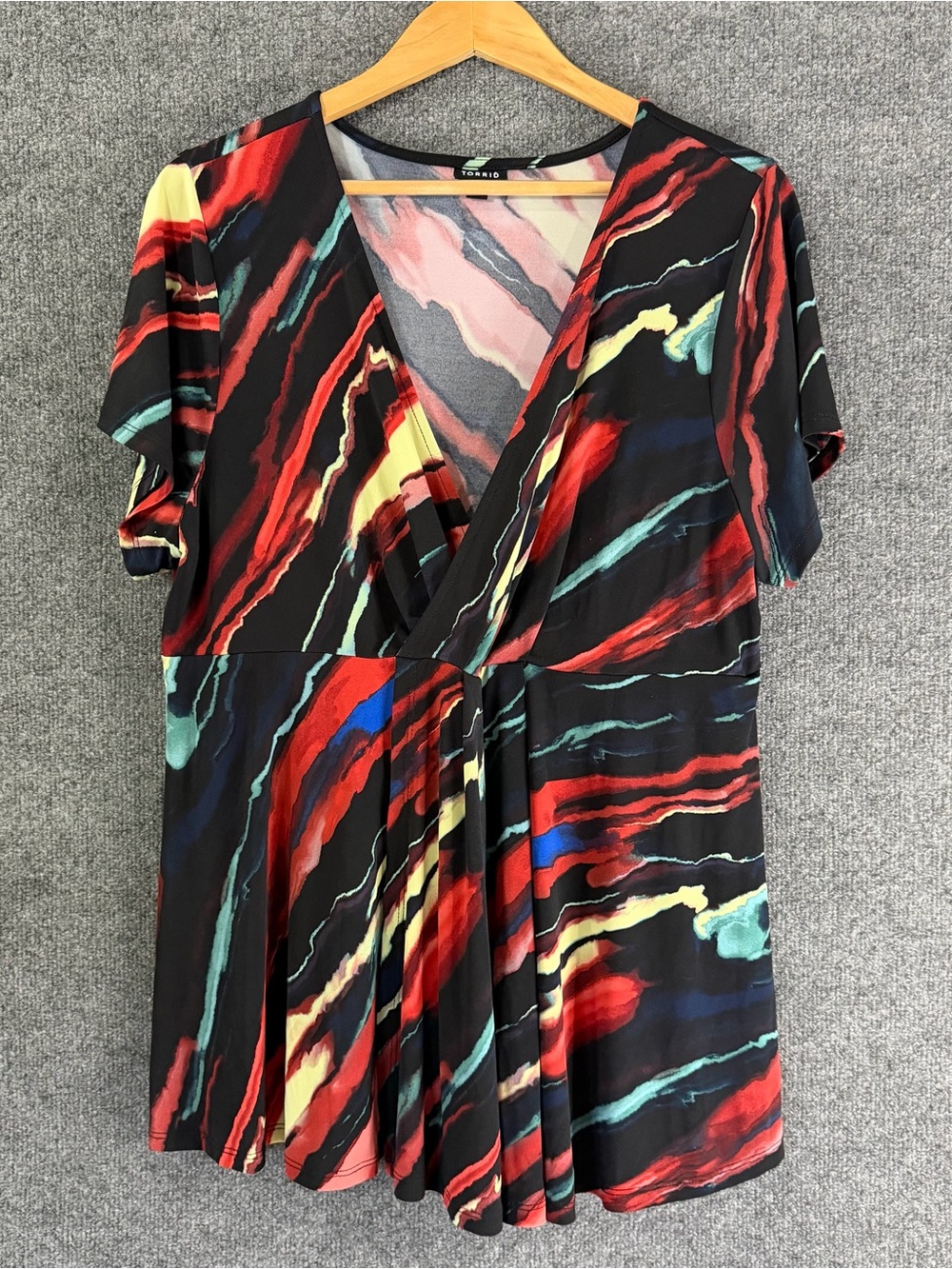 Torrid Womens Short Sleeve Abstract Print Faux Wrap Top Size 2X Multicolor Artsy
